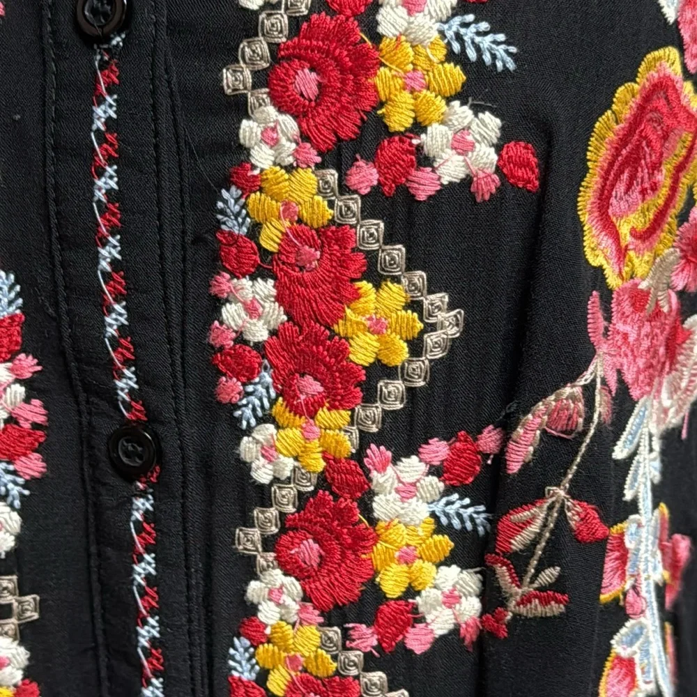 Andree by Unit Embroidered Velvet Back Shirt Dress‎ Size Small